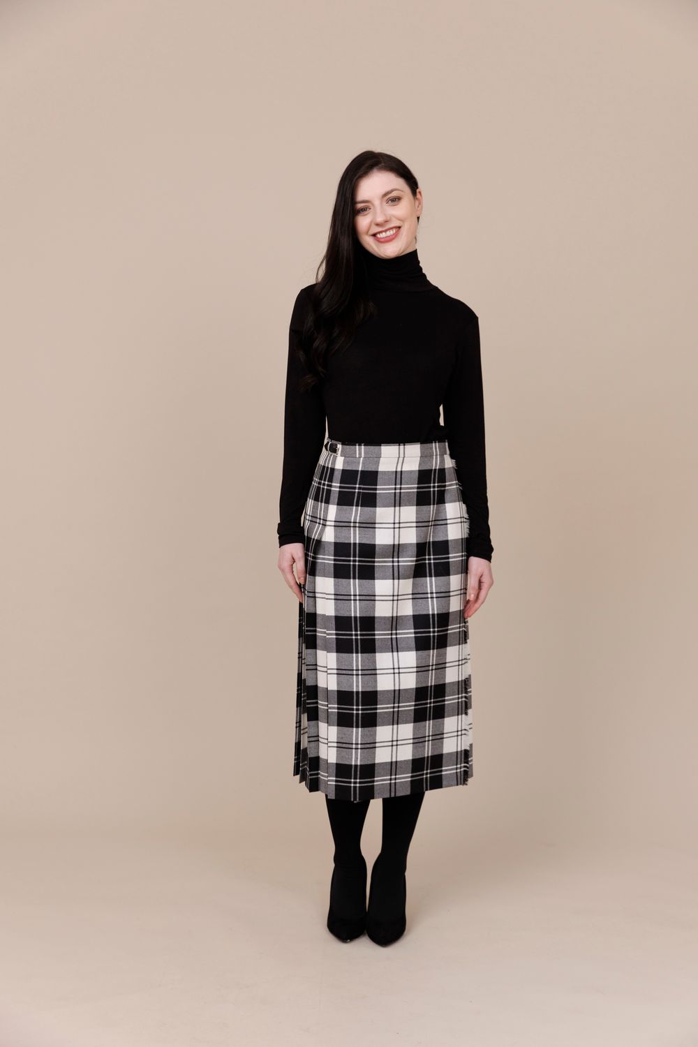 Black & White Erskine 100% Worsted Wool Regular Kilt