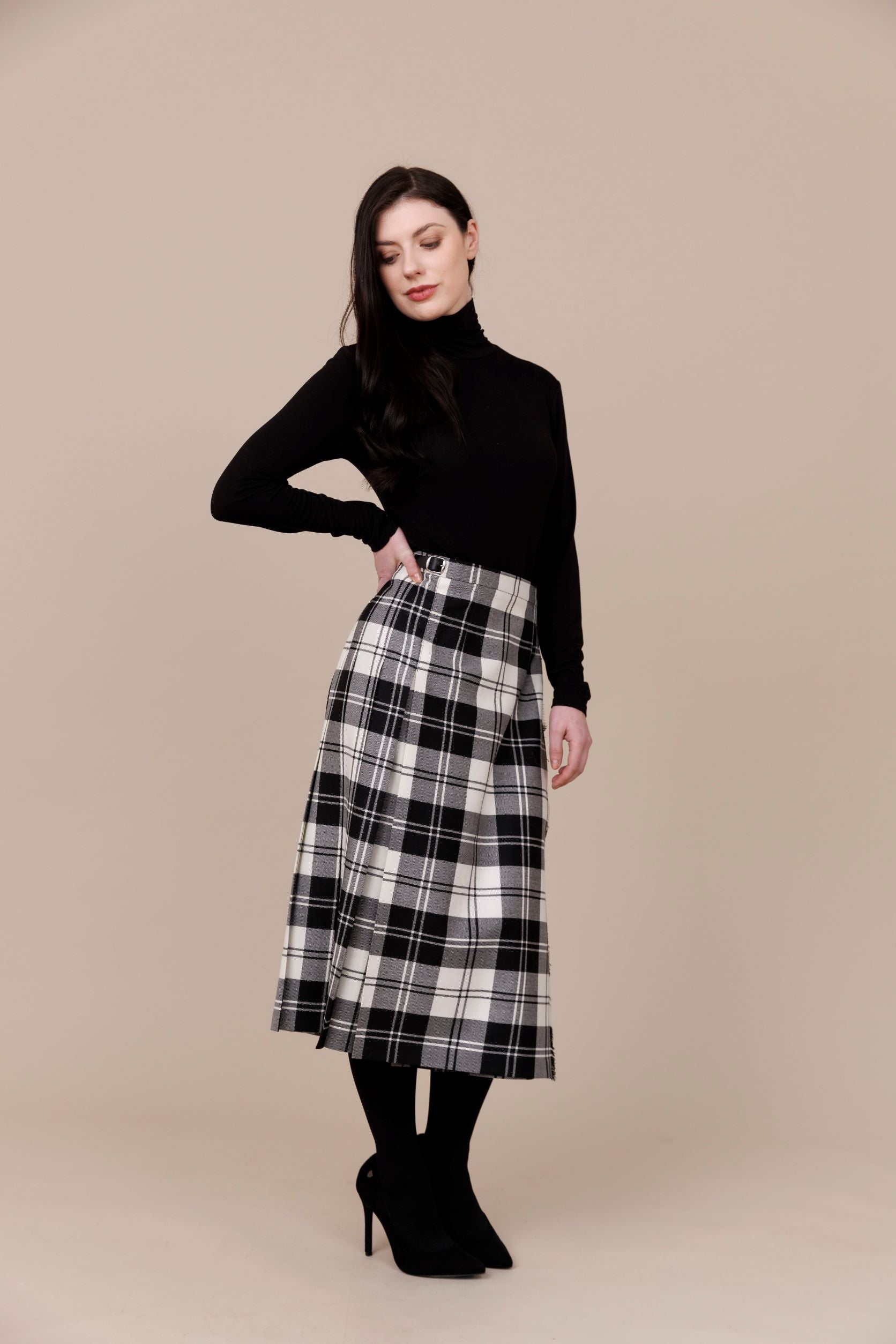 Women's Long Kilts Skirt | Ladies Kilt for Sale – OND O'Neil of Dublin