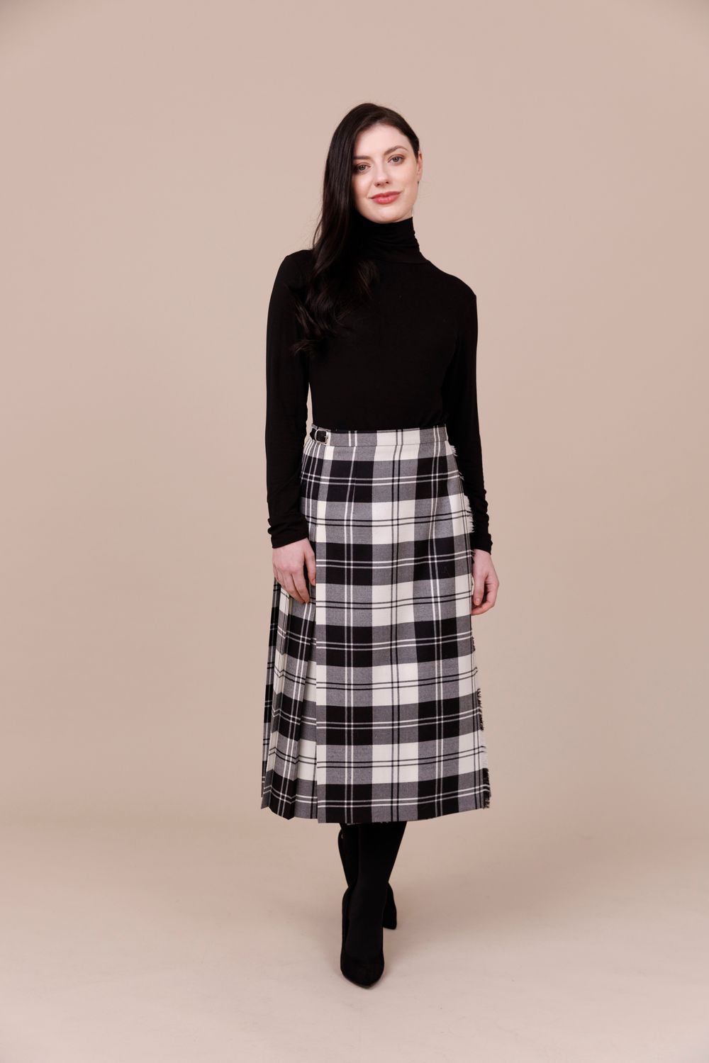 Black & White Erskine 100% Worsted Wool Regular Kilt